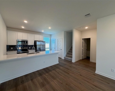 10661 Berry Branch - Photo Thumbnail 2