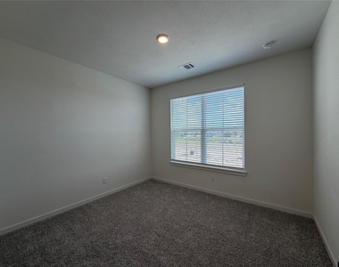 10661 Berry Branch - Photo Thumbnail 14