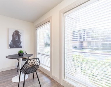 12633 Memorial Drive - Photo Thumbnail 5