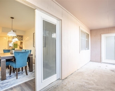 12633 Memorial Drive - Photo Thumbnail 17