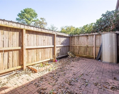 12633 Memorial Drive - Photo Thumbnail 23