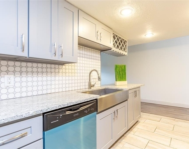 12633 Memorial Drive - Photo Thumbnail 9