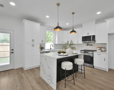 3334 Francis Street - Photo Thumbnail 8