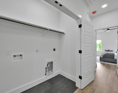 3334 Francis Street - Photo Thumbnail 25