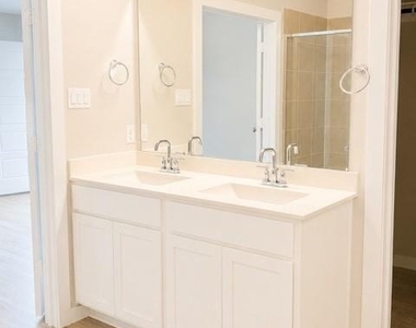 8150 Royal Breeze Drive - Photo Thumbnail 14