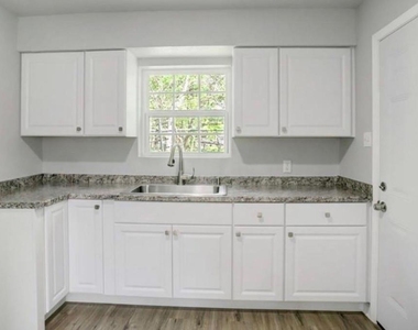 5123 Peachtree Street - Photo Thumbnail 2