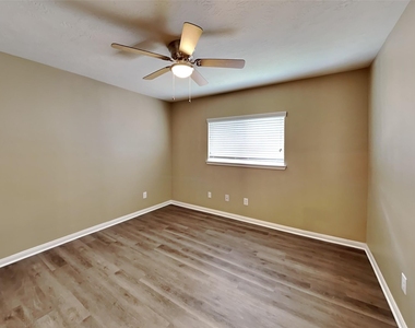 3523 Pine Valley Drive - Photo Thumbnail 11