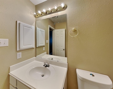 3523 Pine Valley Drive - Photo Thumbnail 12