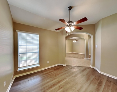 3523 Pine Valley Drive - Photo Thumbnail 7