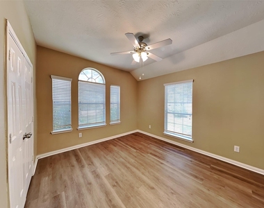 3523 Pine Valley Drive - Photo Thumbnail 15