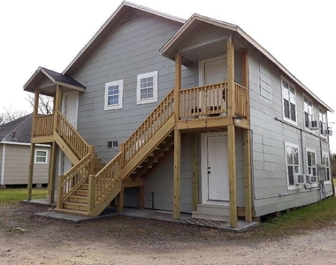 216 W Republic Street - Photo Thumbnail 8