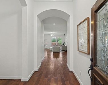 7 Fraiser Fir Place - Photo Thumbnail 4