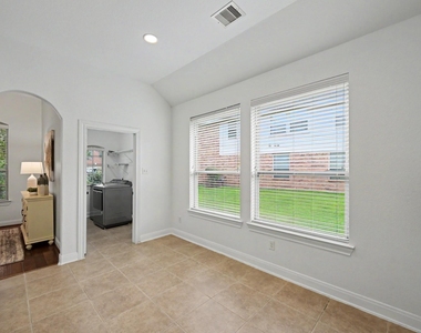 7 Fraiser Fir Place - Photo Thumbnail 12