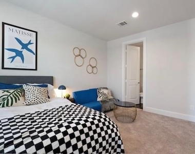 805 Bringhurst Street - Photo Thumbnail 8