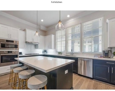805 Bringhurst Street - Photo Thumbnail 15