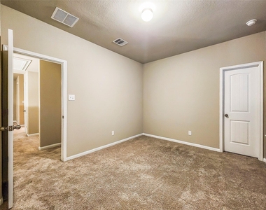 4329 Mcgregor Bluff Lane - Photo Thumbnail 12