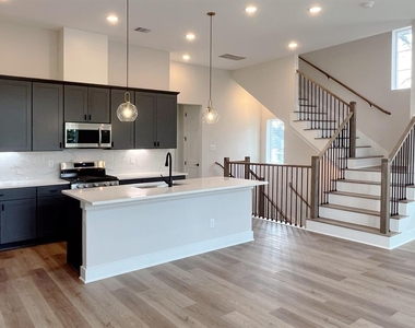 1806 Line Street - Photo Thumbnail 3