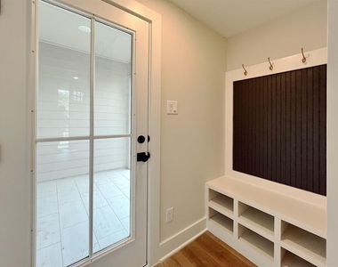 1806 Line Street - Photo Thumbnail 18