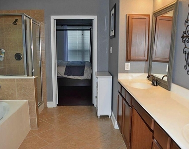 14502 Dakota Bend Drive - Photo Thumbnail 6