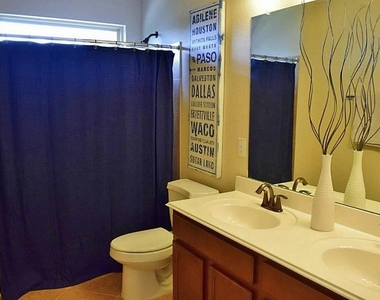 14502 Dakota Bend Drive - Photo Thumbnail 10