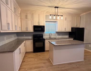 1147 Norham Street - Photo Thumbnail 1