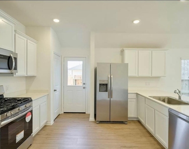6313 Barrington Cliff Trail - Photo Thumbnail 1