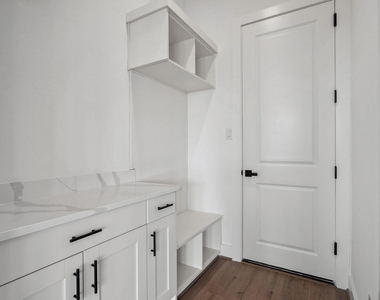 1820 Drover Lane - Photo Thumbnail 10