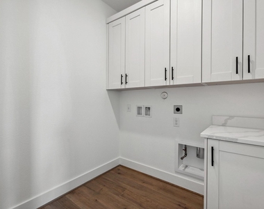 1820 Drover Lane - Photo Thumbnail 11