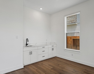 1820 Drover Lane - Photo Thumbnail 9
