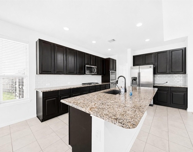 22406 Newcastle Waters Court - Photo Thumbnail 7