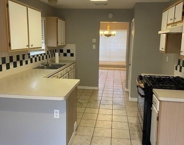 10811 Great Bridge Drive - Photo Thumbnail 4