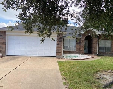 10811 Great Bridge Drive - Photo Thumbnail 1