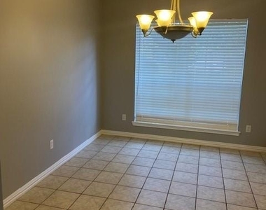 10811 Great Bridge Drive - Photo Thumbnail 3
