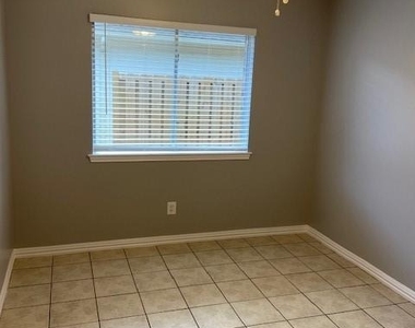 10811 Great Bridge Drive - Photo Thumbnail 6