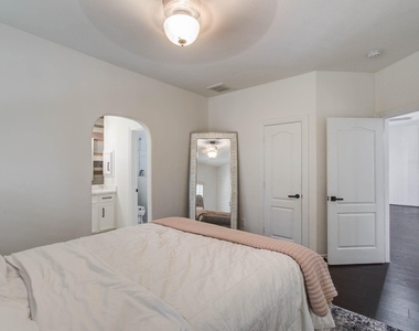 18807 Oriole Point Court - Photo Thumbnail 35
