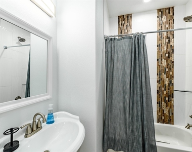 294 Debbie Lane - Photo Thumbnail 8
