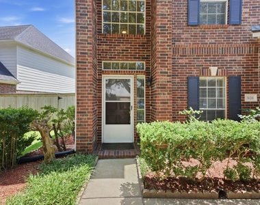 3126 Waters View Drive - Photo Thumbnail 4
