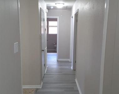 18521 Railroad Avenue - Photo Thumbnail 14