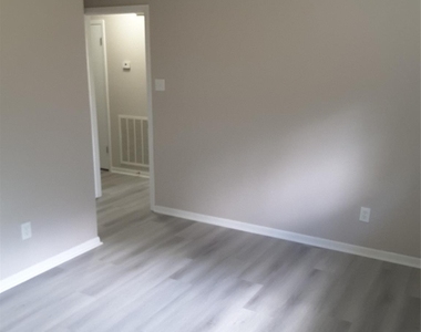 18521 Railroad Avenue - Photo Thumbnail 18
