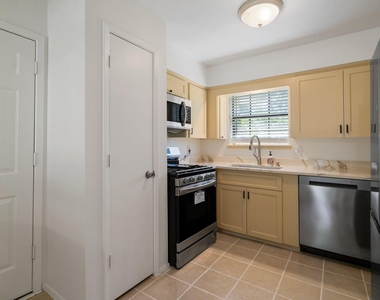 72 Oldstream Court - Photo Thumbnail 10