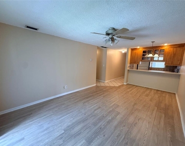 100 E Kentucky Avenue - Photo Thumbnail 5