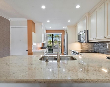 6277 Bahia Del Mar Boulevard - Photo Thumbnail 8
