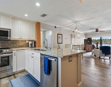 6277 Bahia Del Mar Boulevard - Photo Thumbnail 12