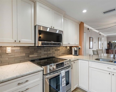 6277 Bahia Del Mar Boulevard - Photo Thumbnail 9