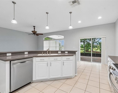 3553 Morgans Bluff Court - Photo Thumbnail 15