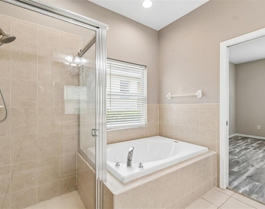 3553 Morgans Bluff Court - Photo Thumbnail 37
