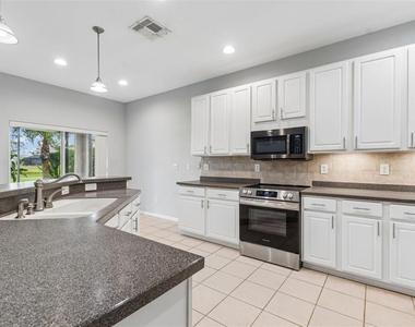 3553 Morgans Bluff Court - Photo Thumbnail 14