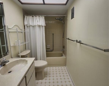 2842 Highlands Boulevard - Photo Thumbnail 14