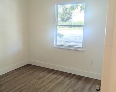 3006 E Anderson Street - Photo Thumbnail 7