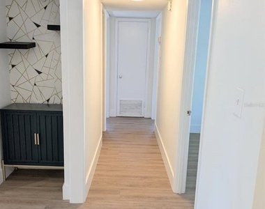 3006 E Anderson Street - Photo Thumbnail 6